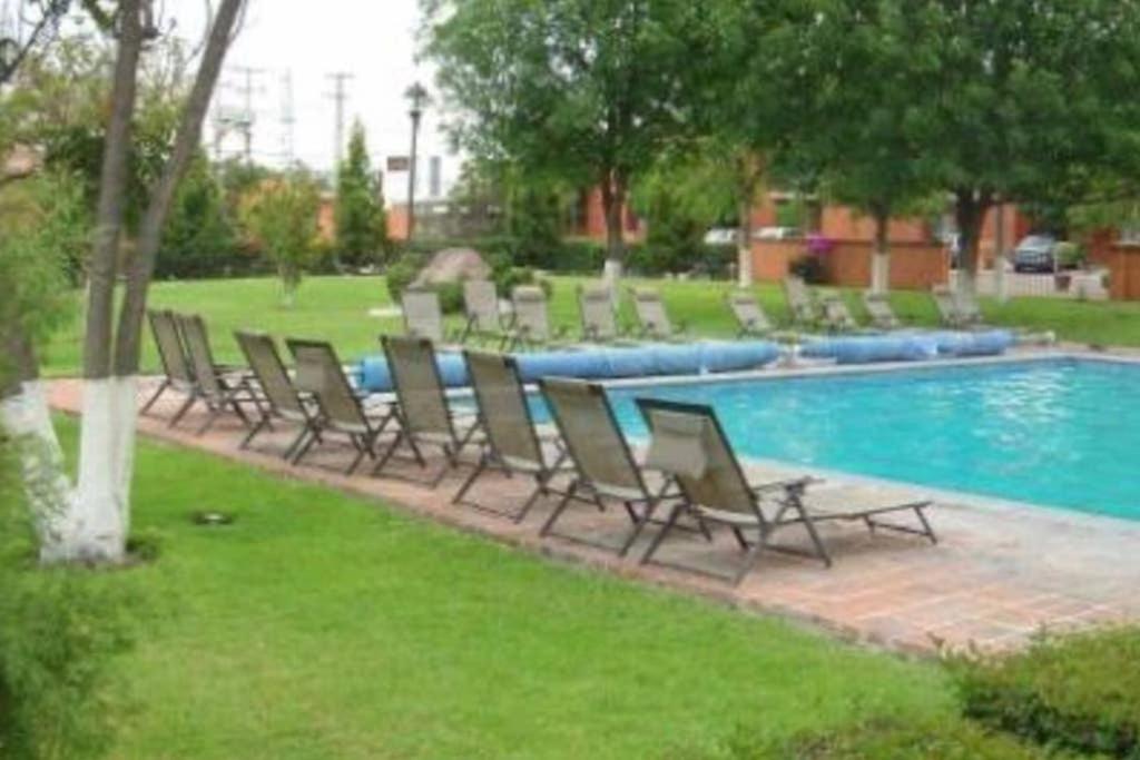 Amplia Suite Alberca Av Bernardo Quintana 12D Mendiola エクステリア 写真